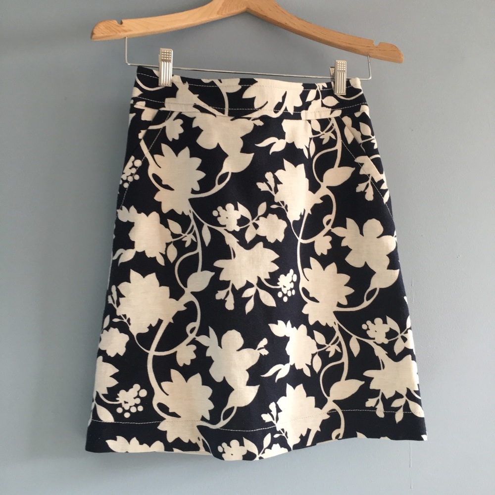 Banana Republic linen skirt with pockets